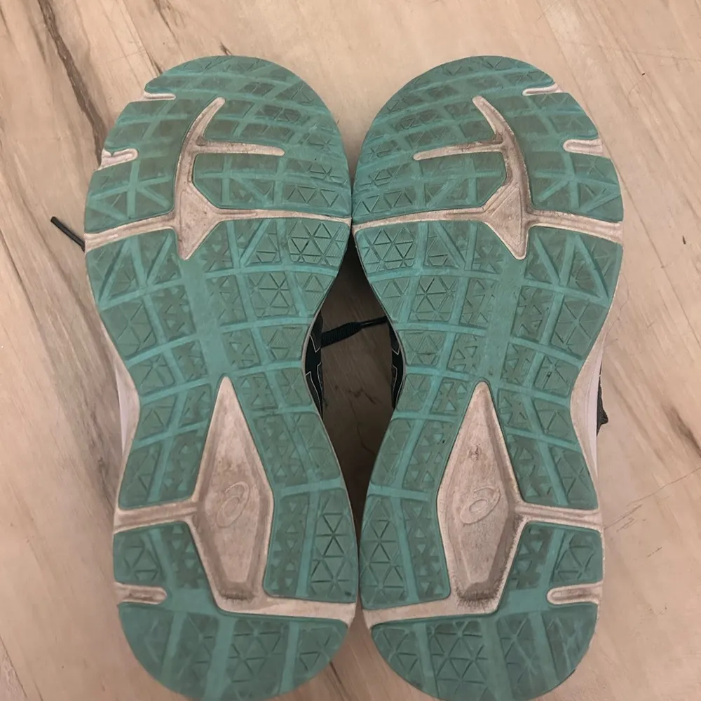 A GEL Torrance Running Shoes Womens 7 - Image 11