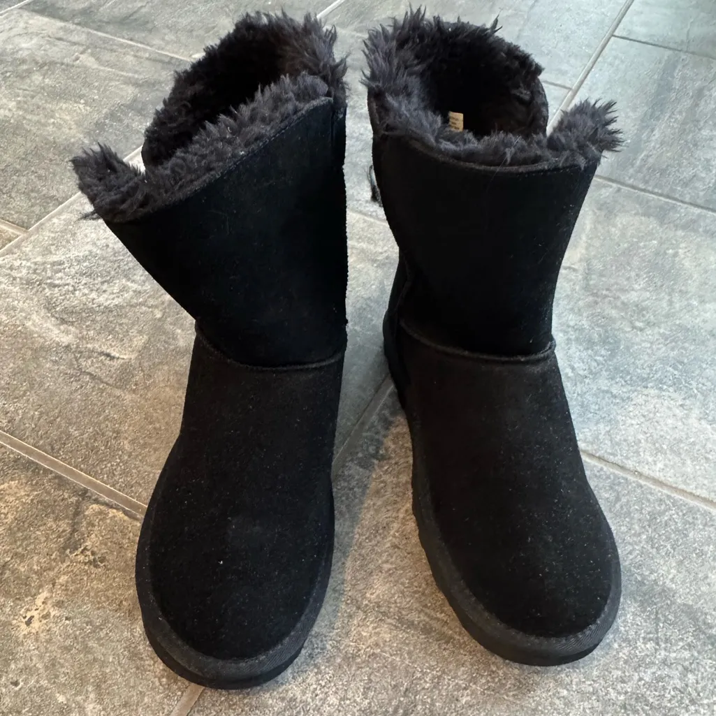 Women’s Time and Tru Black Winter Boots 8 - Image 2