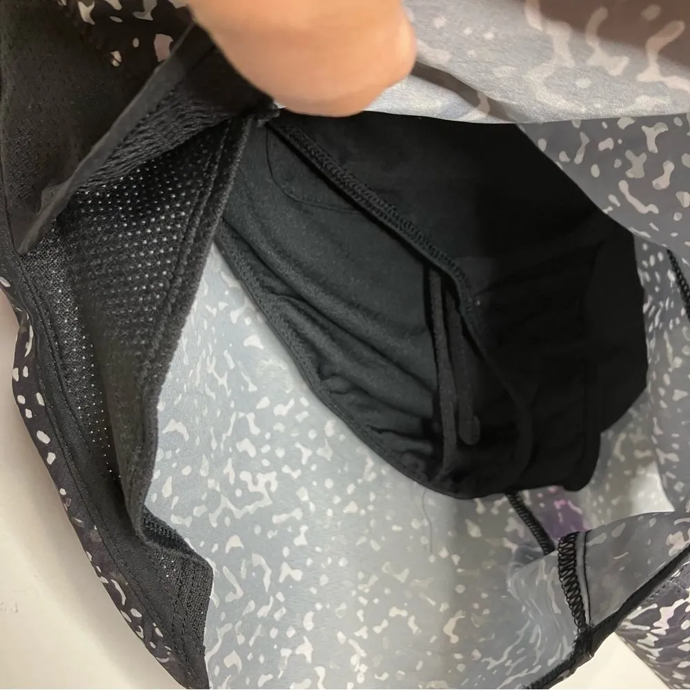 Under Armour loose fit running shorts black white gray women’s size large‎ - Image 3