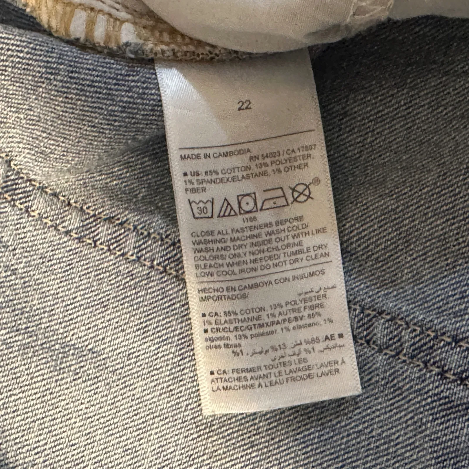 Old Navy Mid-Rise Wow‎ Boyfriend Size 22 Medium Wash Denim Jeans Plus Distressed - Image 6