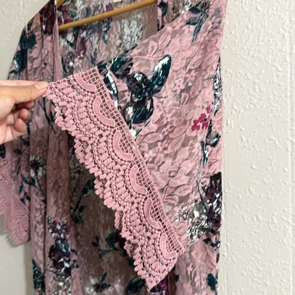 About a girl - Image 3