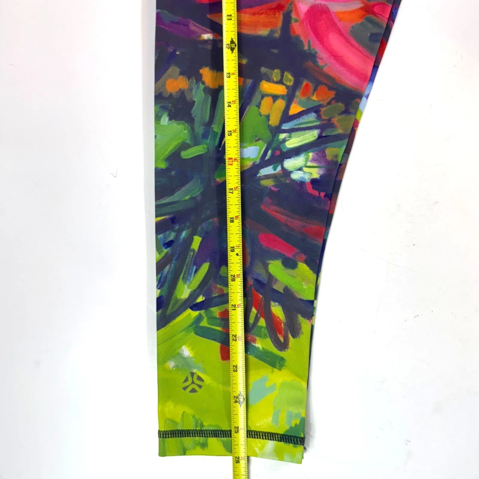 Just Live Activewear Race Time Cropskin Leggings Womens XSmall Fiery Maple Capri Green Size XS - Image 7