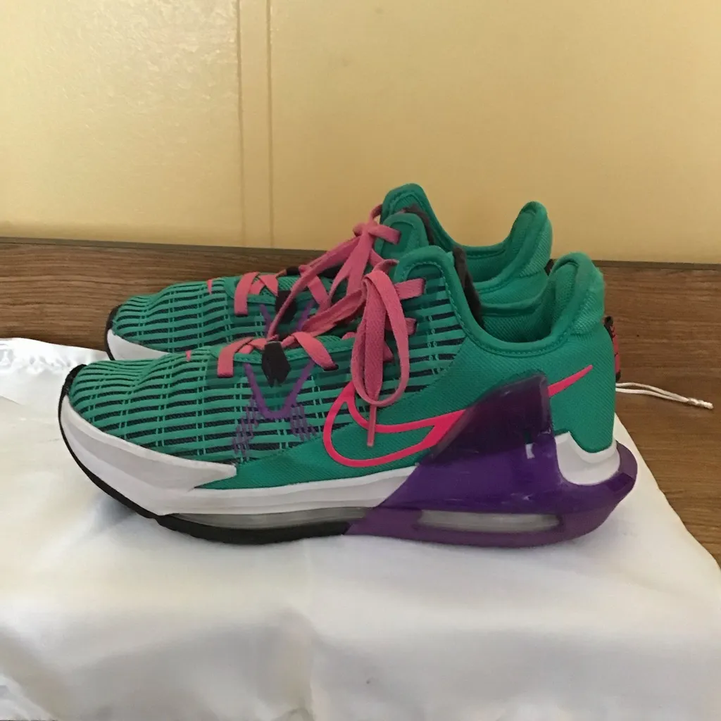 Woman / Men Nike LeBron Witness CZ4052-300 Green/Pink Basketball Sneaker Shoes - Image 4