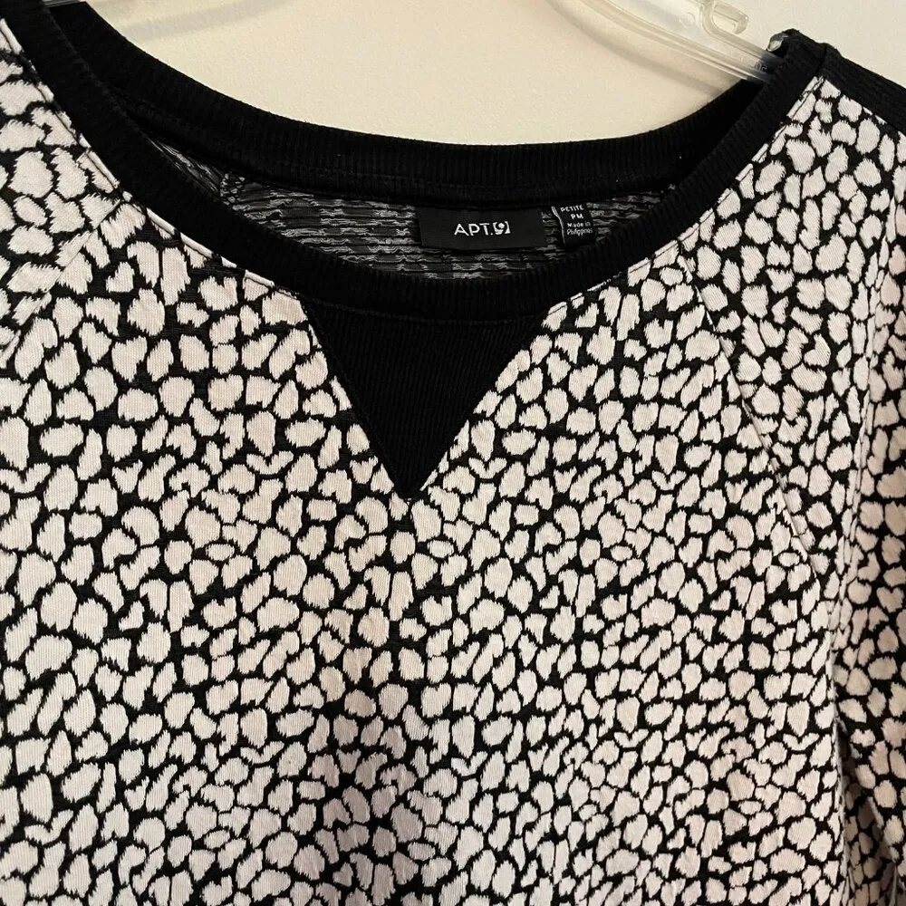 Apt. 9 Crewneck Sweater Oversized Black White Animal Print Size Petite Medium - Image 2