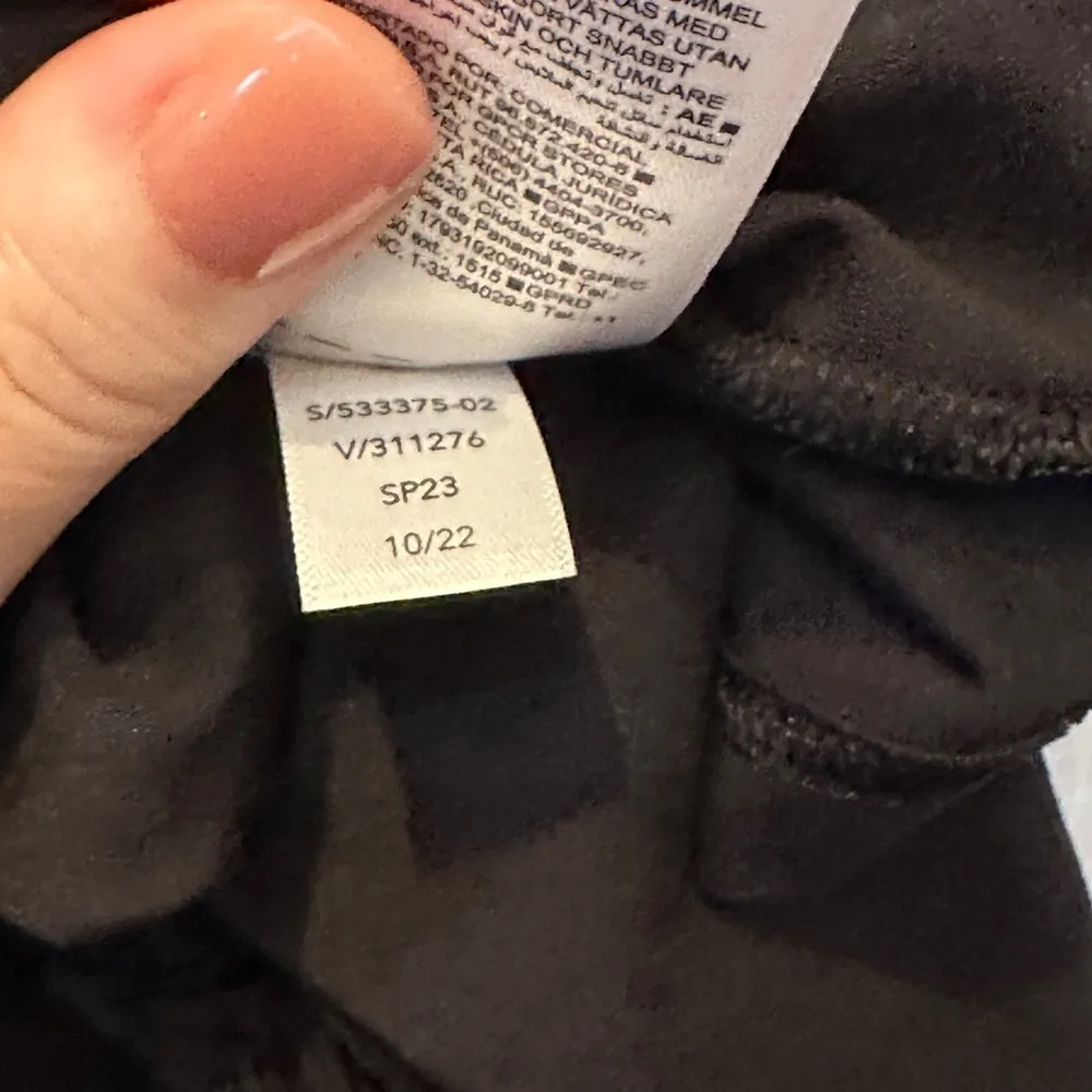 Athleta dress, black rouched/cinched waist😍 and so cute!! - Image 6