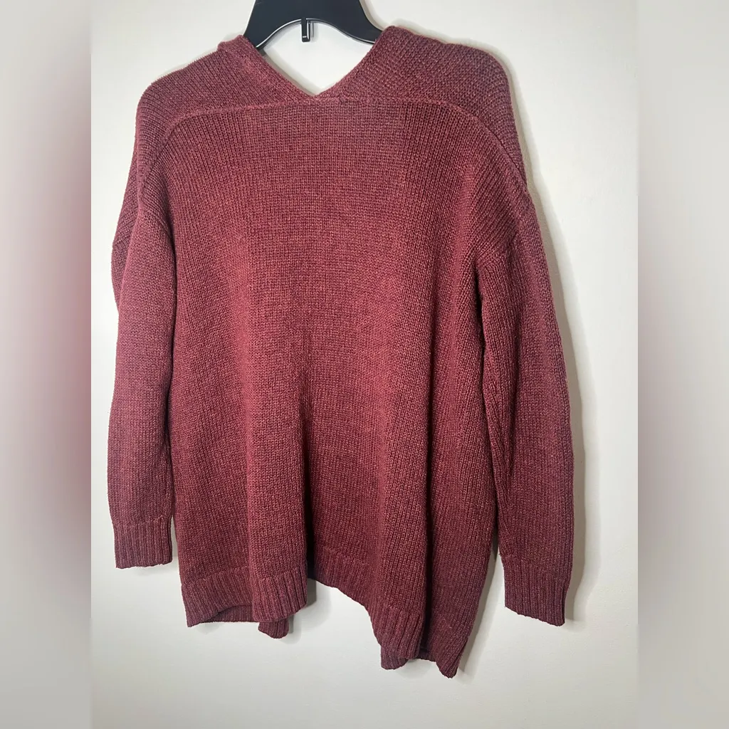 American Eagle Outfitters Burgundy Knit Top
Cardigan maroon color - Image 2