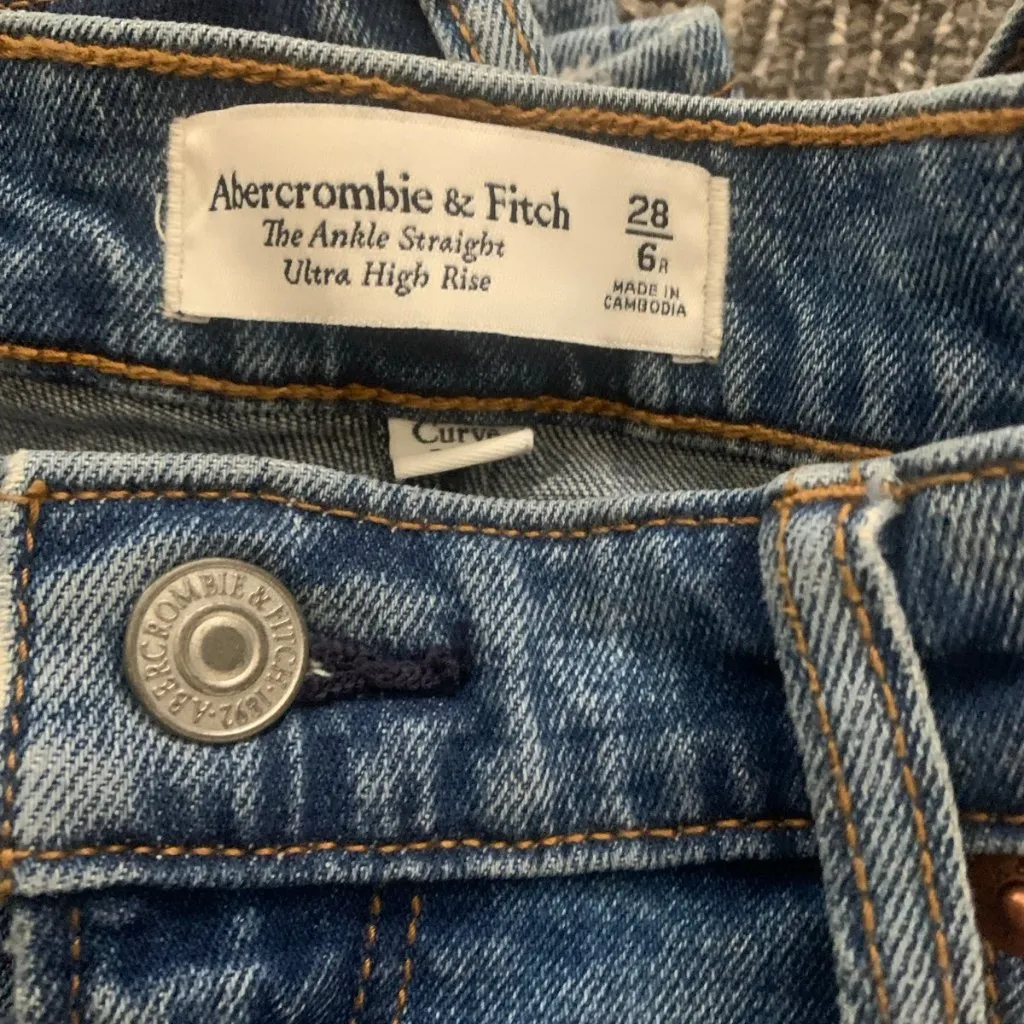 Abercrombie & Fitch Curve Love Ankle Straight Jeans NWT - Image 5
