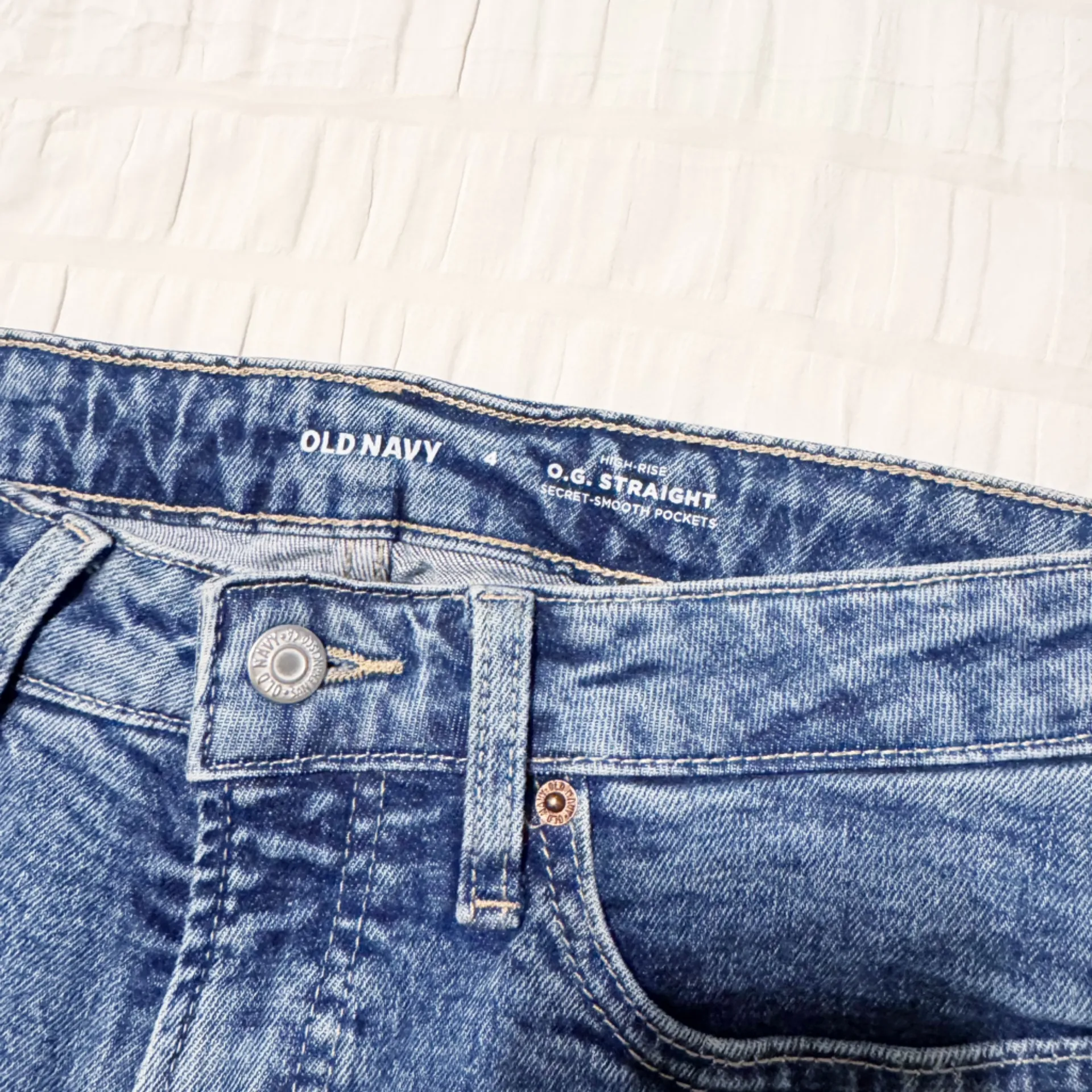 NWOT Old Navy OG Straight Ankle Jeans Studs Diamond Sparkle Size 4 Medium Wash - Image 6