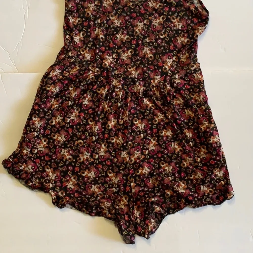 Mimi Chica floral flowers romper Small S black RARE HTF shorts - Image 3
