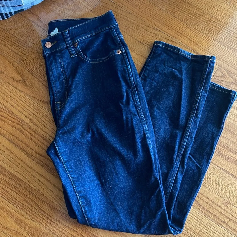 JCrew Women’s Vintage Straight Jeans in Dark Worn Blue - Image 6