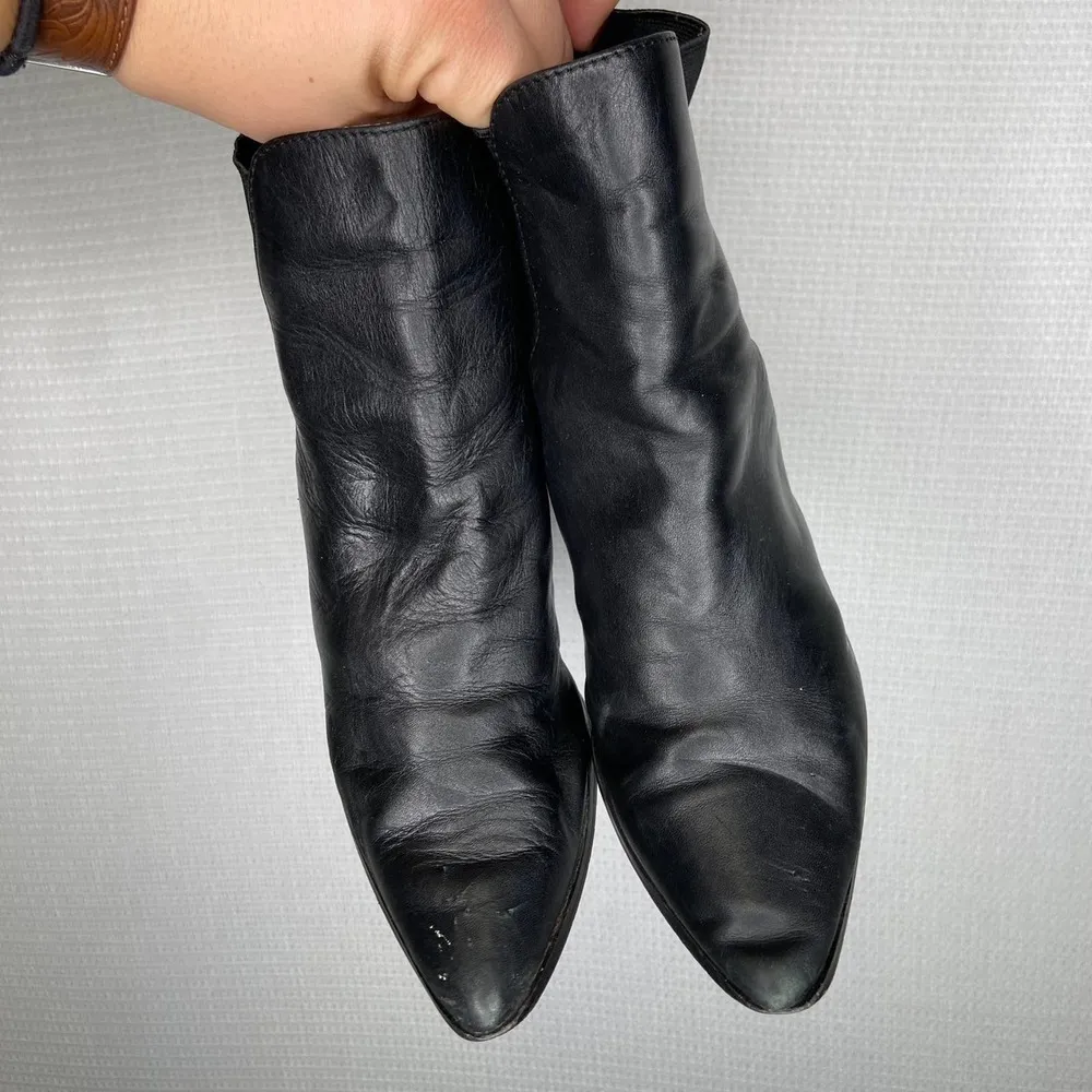 ALDO‎ Black Leather Ankle Boots Pointed Toe Block Heel Elastic Side Panels - Image 2