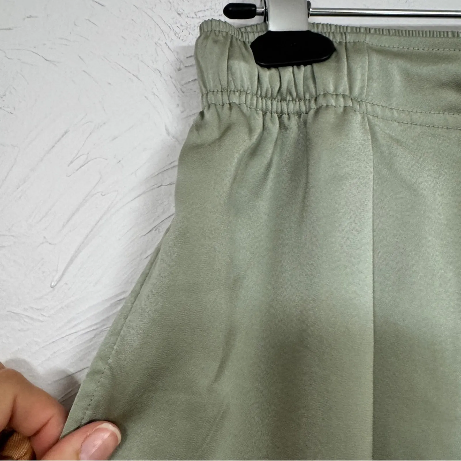 Uniqlo Sage Green Satin Wide Leg Pants Womens S Pull On Preppy Casual Tie Waist - Image 3