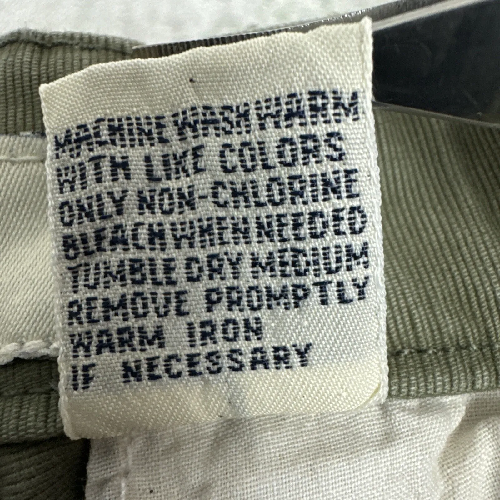 GAP Olive Green Cargo Shorts Womens [Size 28] Pleated High‎ Rise Vintage Style - Image 9