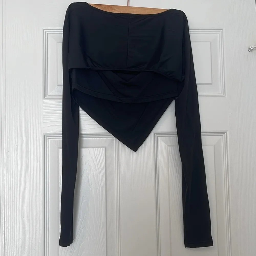 black cropped two long sleeve two piece set - Image 3