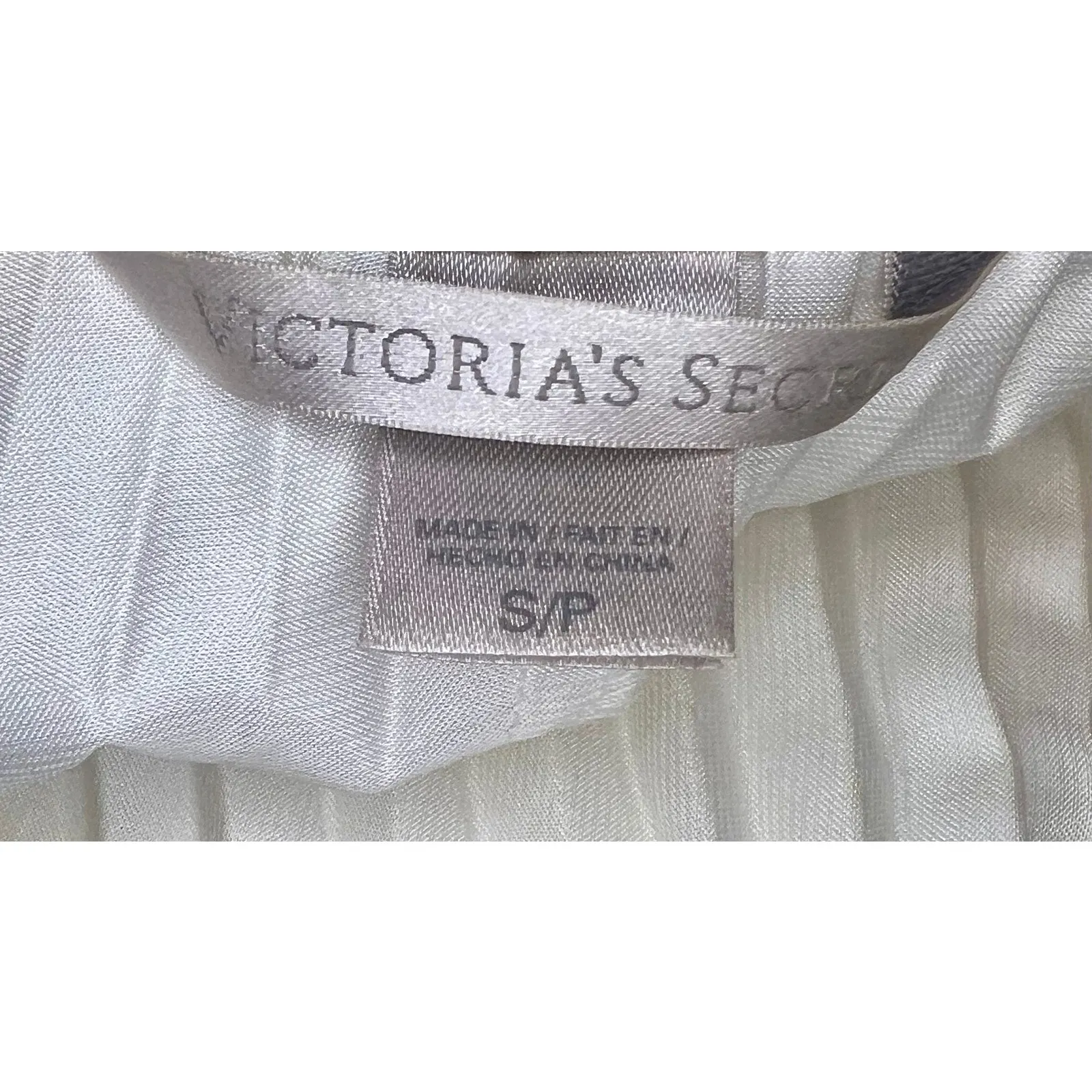 Victoria's Secret White bridal pleated Nightie - Image 2