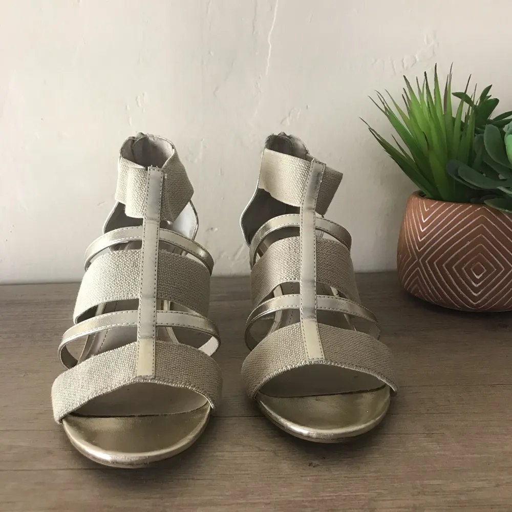 Ellen Tracy  • darcie strappy wedge sandal - Image 49