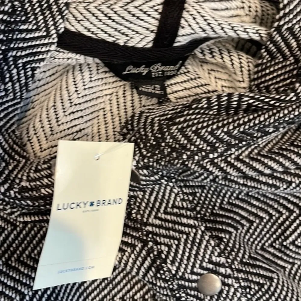 Lucky brand houndstooth pattern button up hooded poncho - Image 3