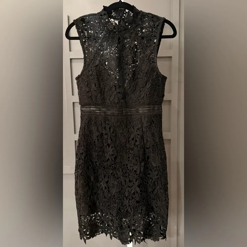 BARDOT Paris Lace Body-Con Dress. Black. Size 6. - Image 6