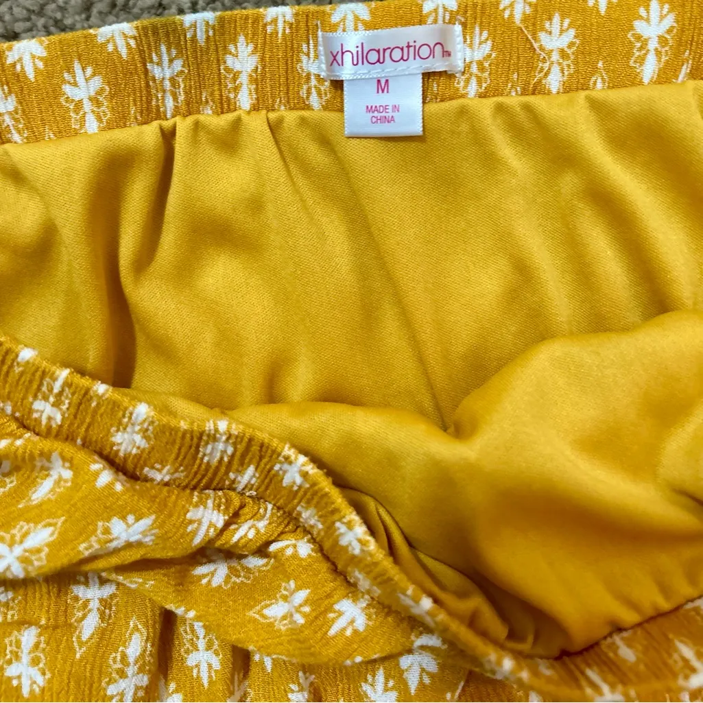 Xhilaration Yellow Off Shoulder Romper Lace Trim Pockets Boho Summer Size Medium - Image 2