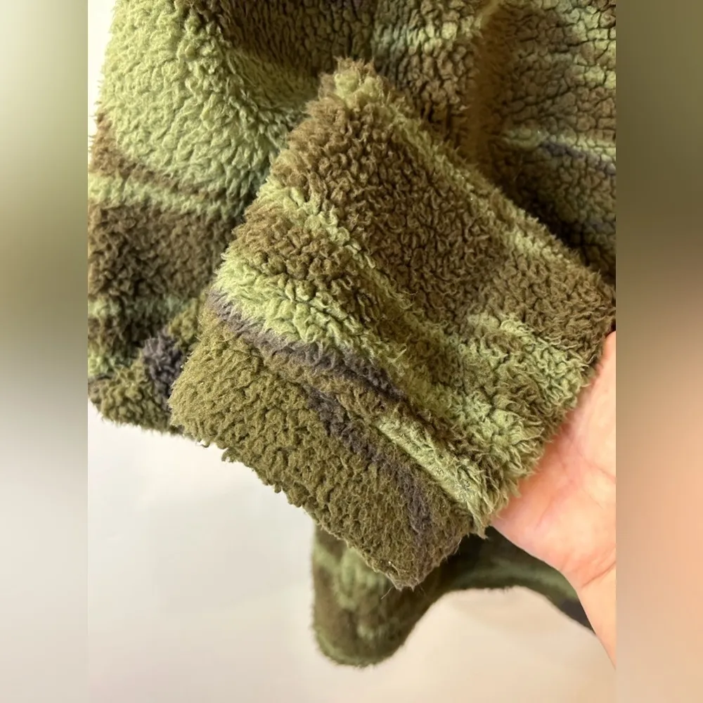 Z Supply Sherpa Camo Zip Jacket Size Medium - Image 8