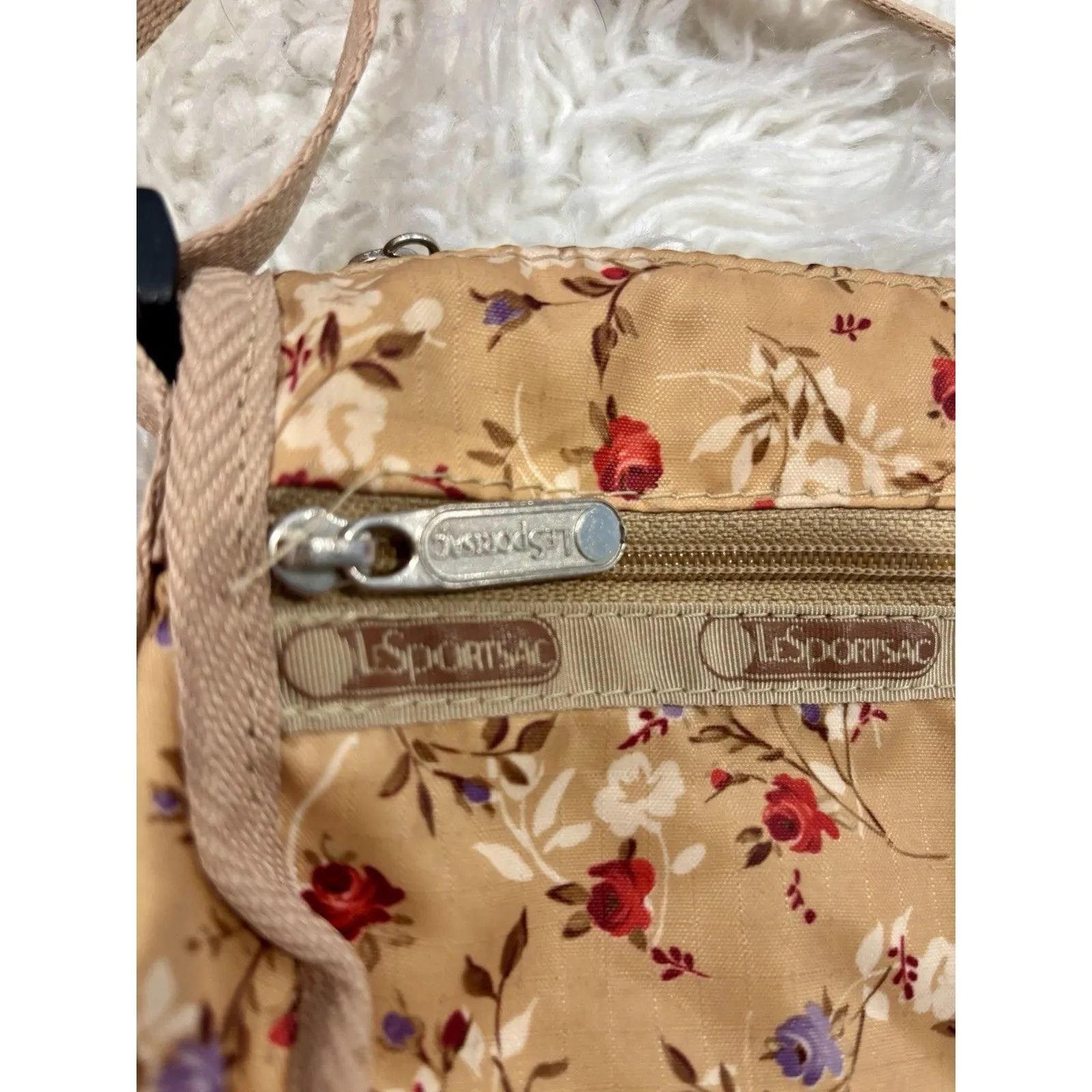 LeSportsac Deluxe Everyday Crossbody Adjustable Strap Beige Floral Y2K Bag - Image 4