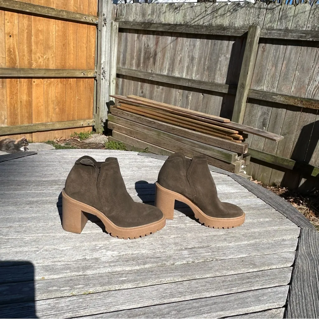 Dolce Vita Cashe H20 Womens Suede Lugged Sole Block Heels Size 7.5 in olive‎ Tan - Image 2