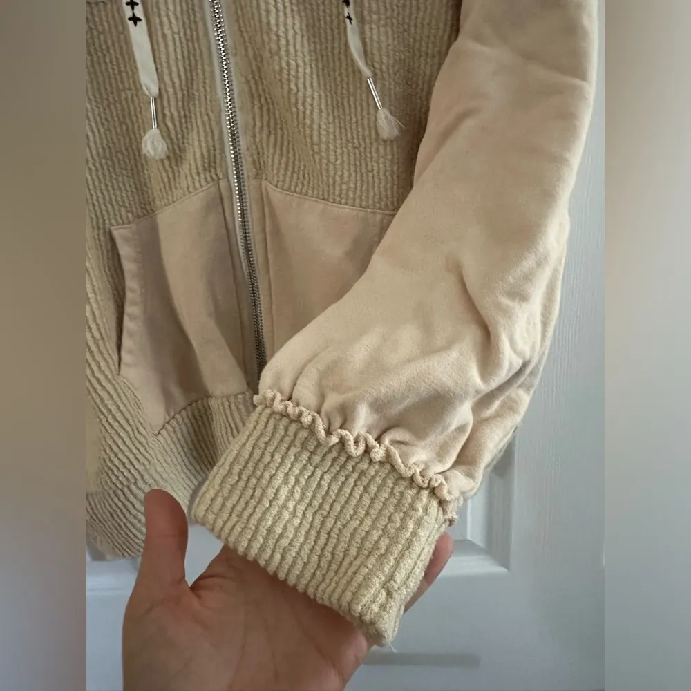 POL patch pattern hooded zipper jacket size medium - Image 5