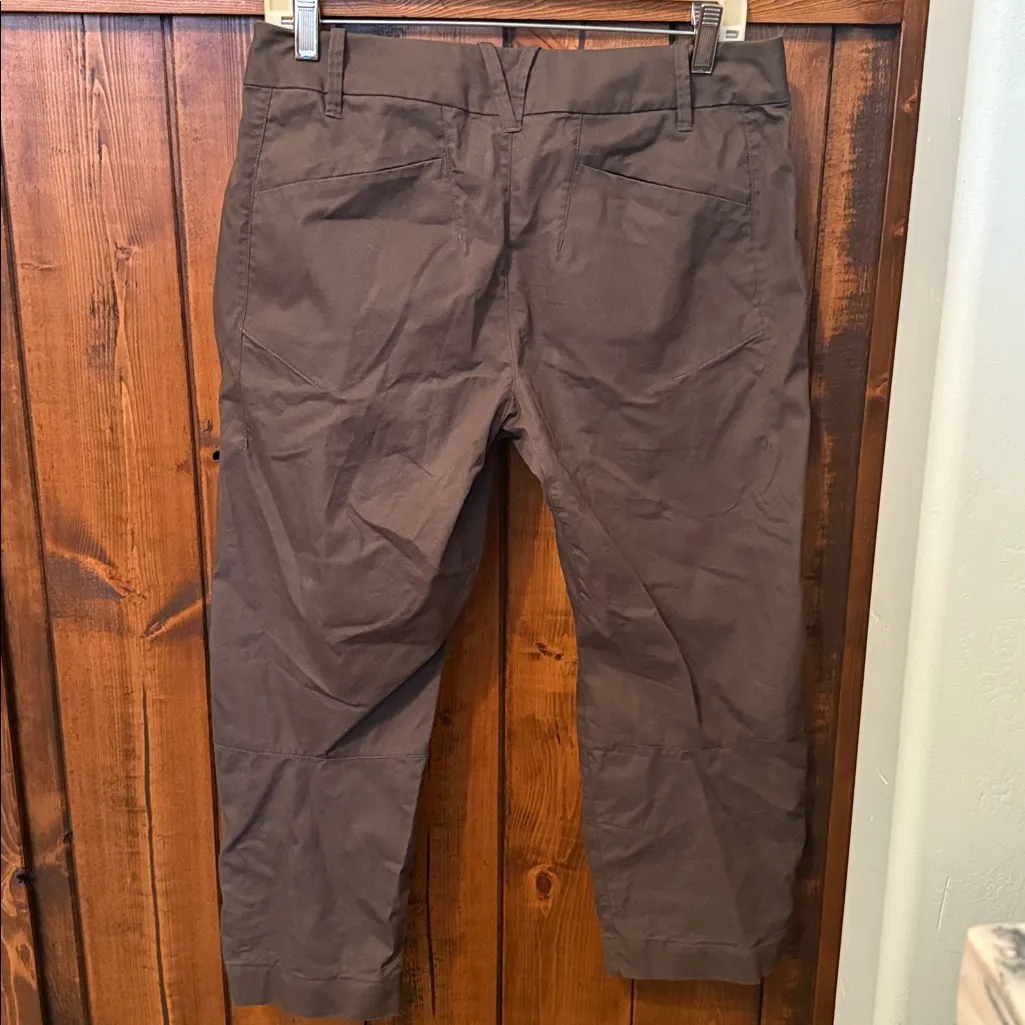 Arc'teryx A2B Crop Chino Capri Commuter Bike Pants, Size 10, Brown - Image 6