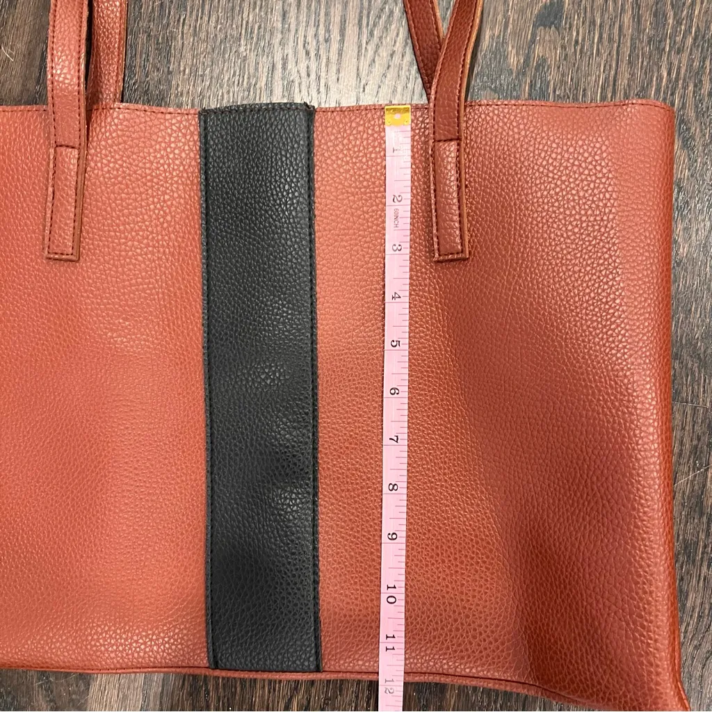 Vince Camuto Tote Vegan Leather Tan with Black Stripe NWOT - Image 4