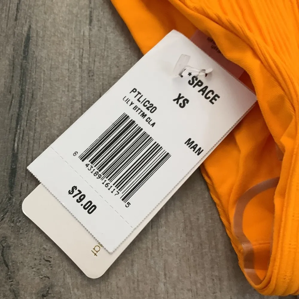 L Space Lily bottom - Image 2