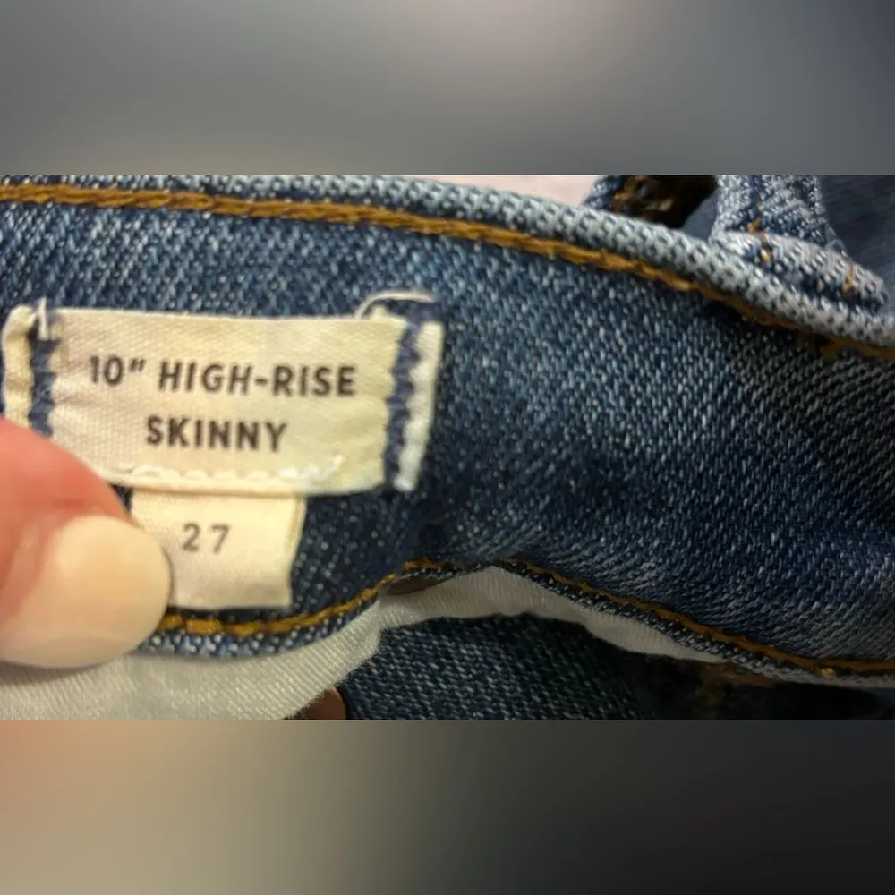 Madewell 10” High Rise Button Front Raw Hem Skinny Jeans Cordova Wash - Image 11