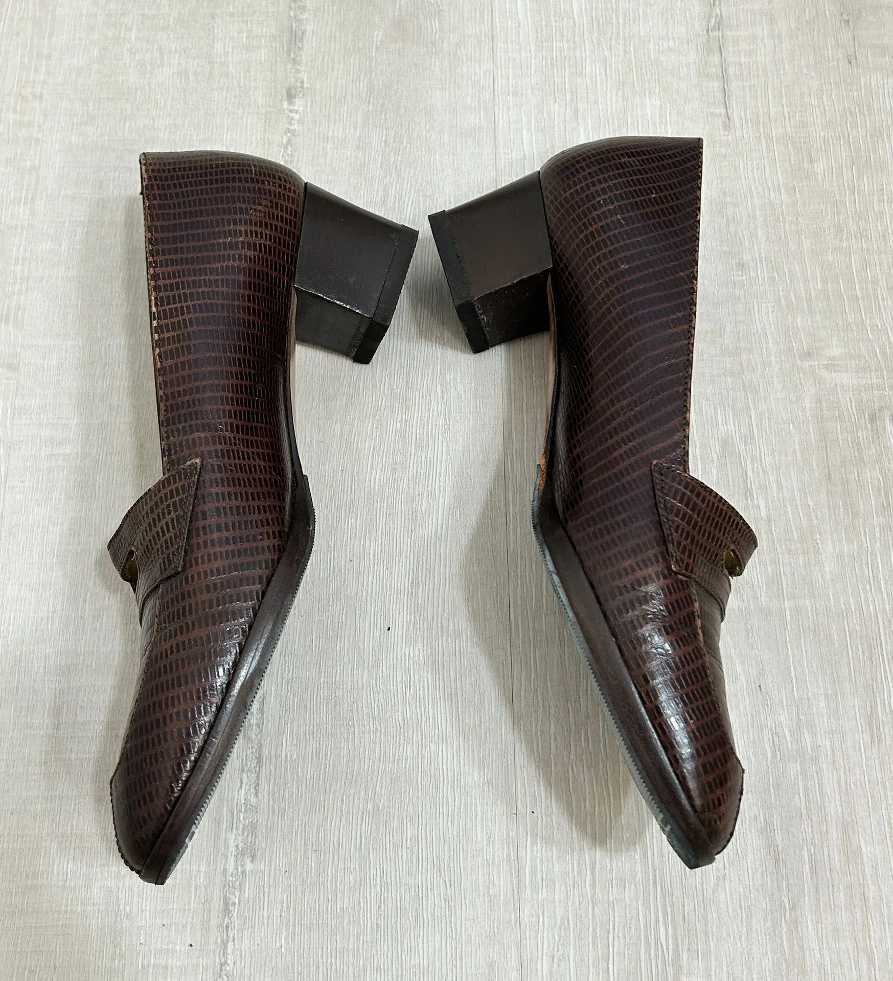 Vintage 80’s Brown Lizard-Embossed Leather Loafers - Image 5