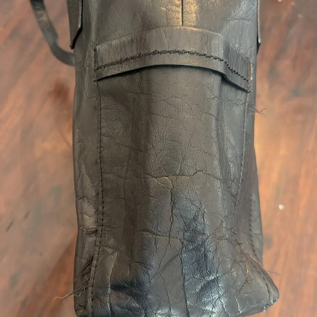 Born leather tote shoulder bag leather distressed black - Image 7