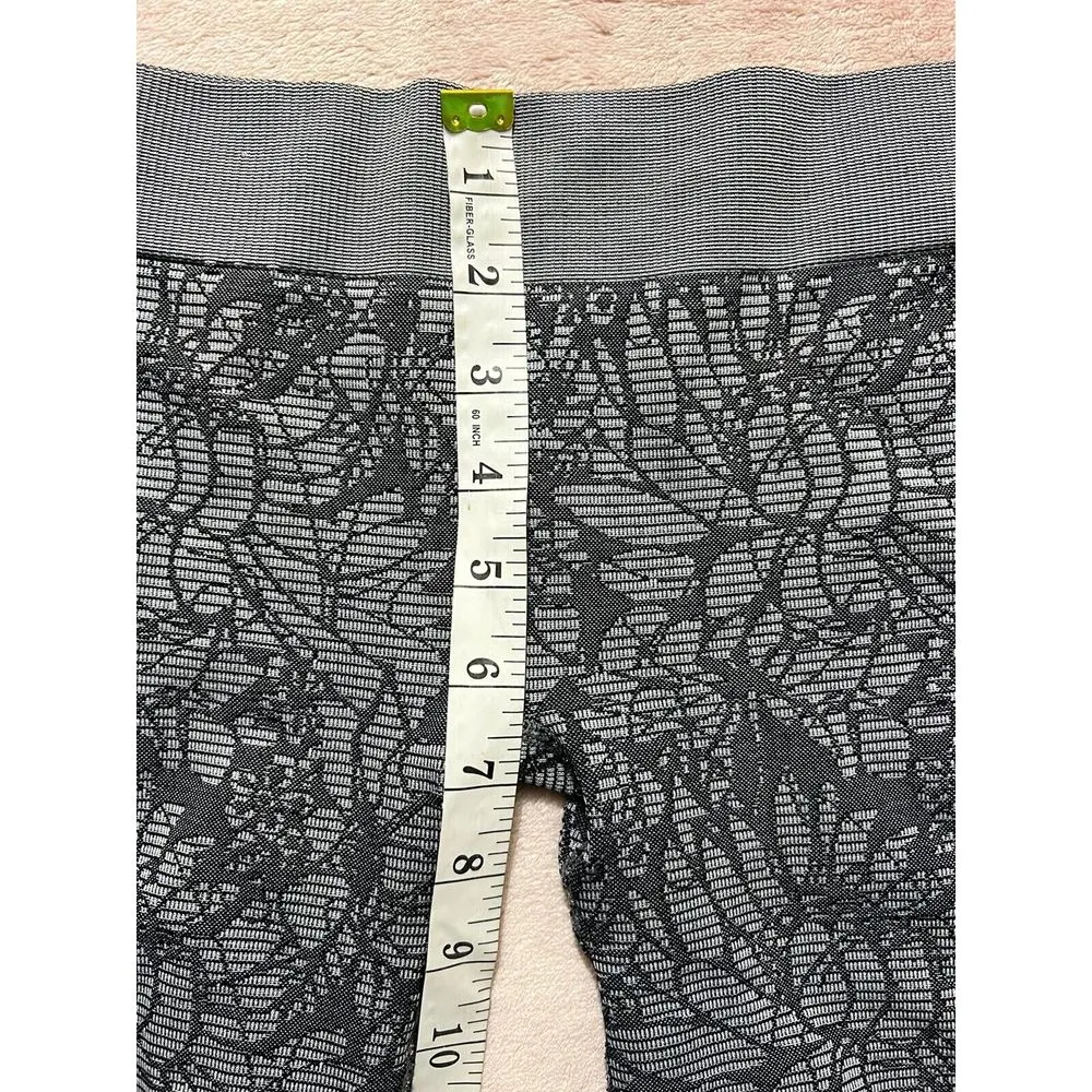 FABLETICS Women's Size Small Floral Seamless Tights Cropped Dark Gray‎ - Image 7