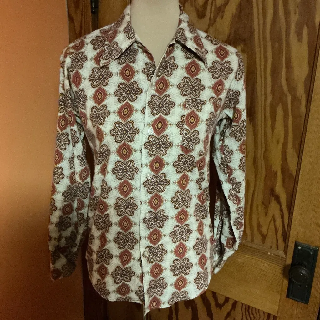 Vtg 70s earthy flowers big collar button down shirt - Image 6