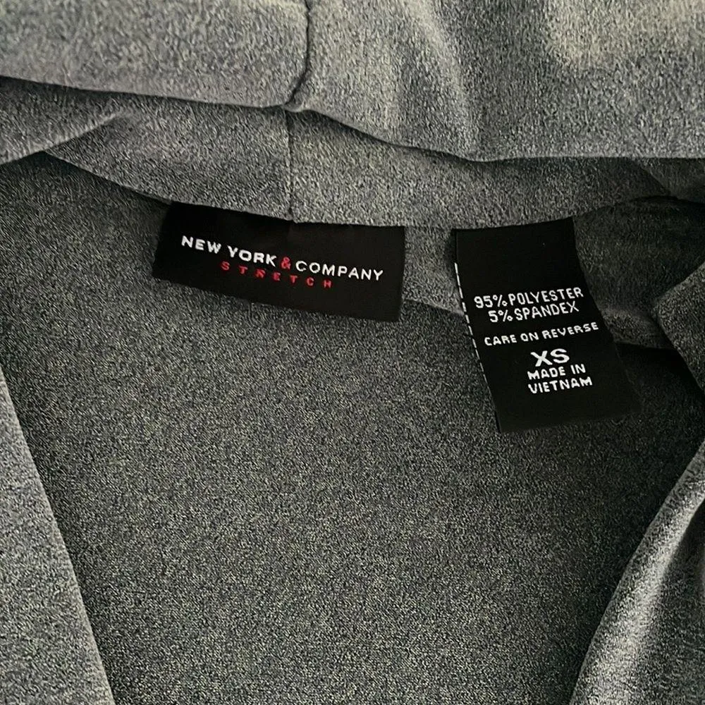 NEW YORK & COMPANY STRETCH Gray 3/4 Sleeve Top Size XS - Image 3