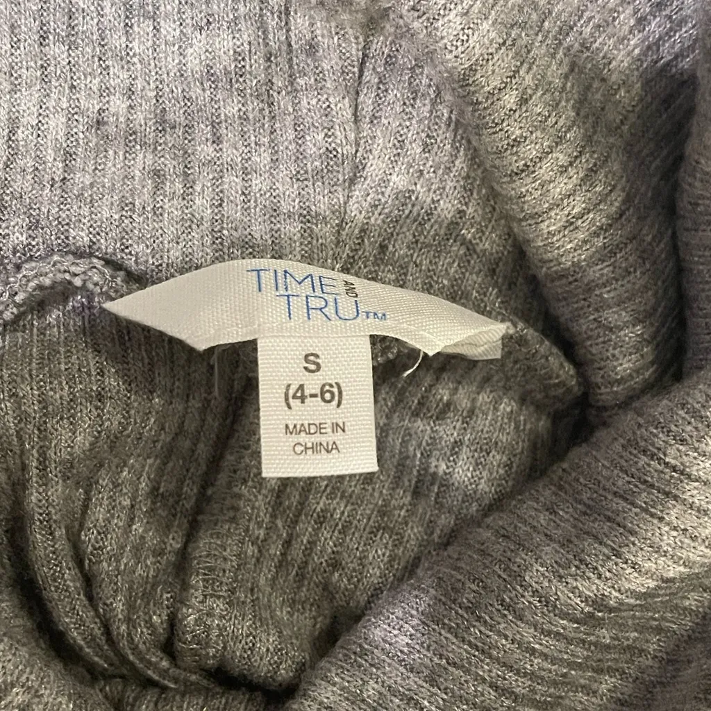 Gray sweater dress Time and True woman’s size small EUC - Image 3