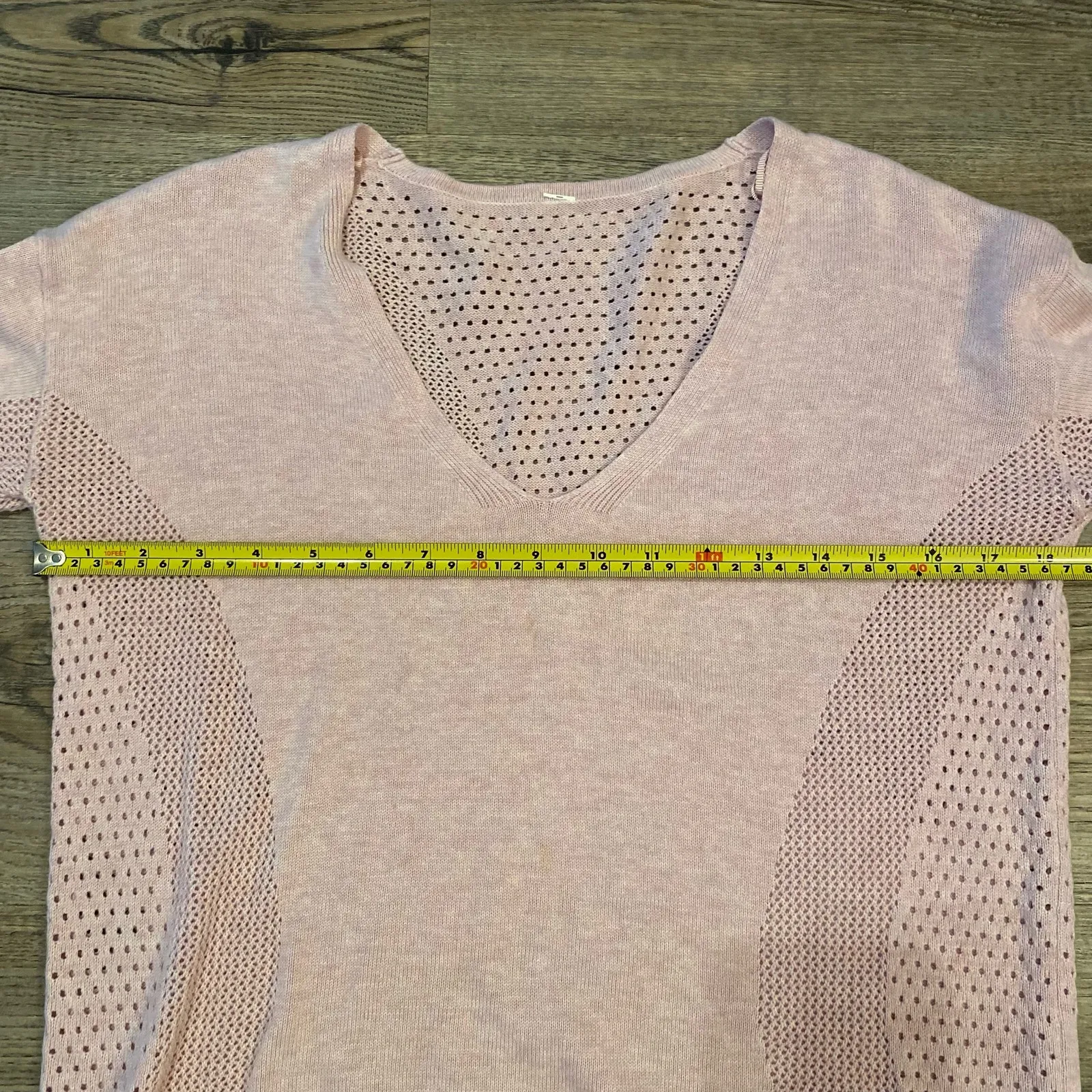 Lululemon  Light Pink Still Movement Lightweight Sweater Women's size Medium - Image 7