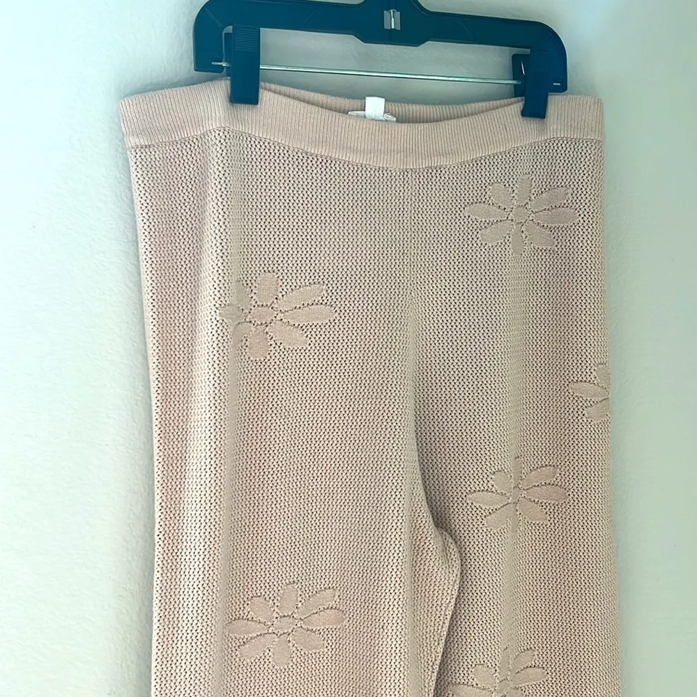 Knitted Sweater Floral Pant | Women’s Size Large - Image 3