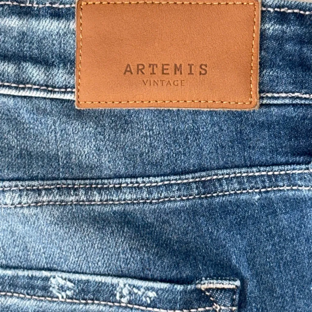 Articles Of Society Blue Jean Shorts Distressed Frayed Hem - Image 4