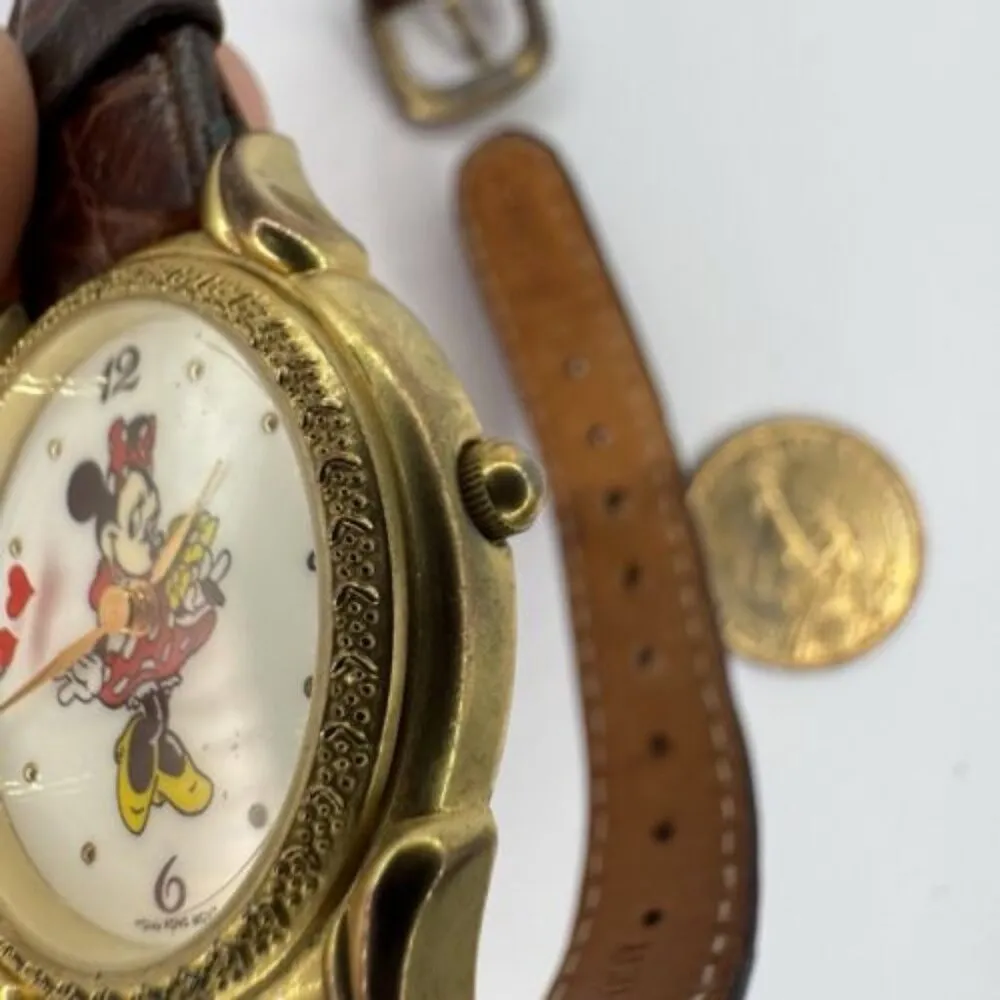 Disney Mickey,Inc. Minnie Mouse In Love Automated Rotating Hearts Watch Rare - Image 3