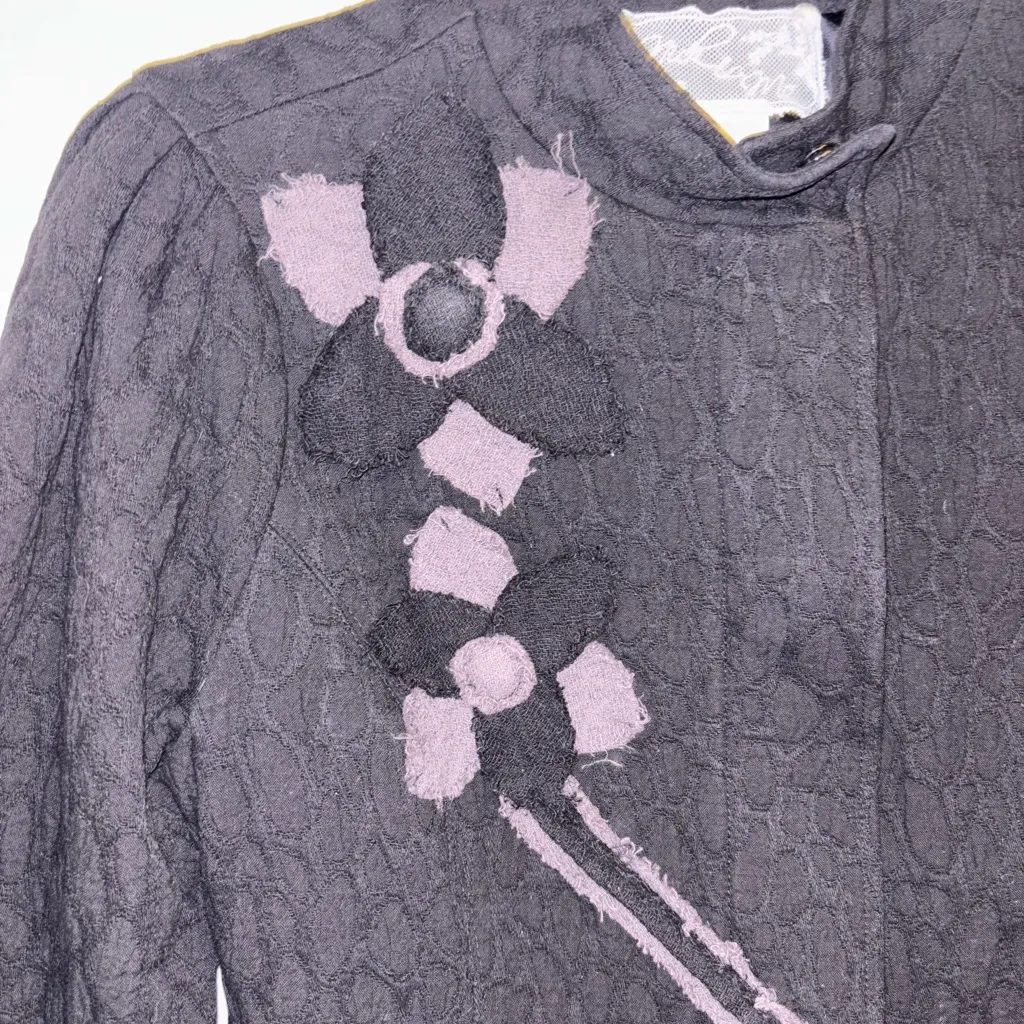 NICK & MO BLACK JACKET TEXTURED COTTON FLORAL APPLIQUÉ ON RIGHT SIDE SIZE SMALL - Image 10