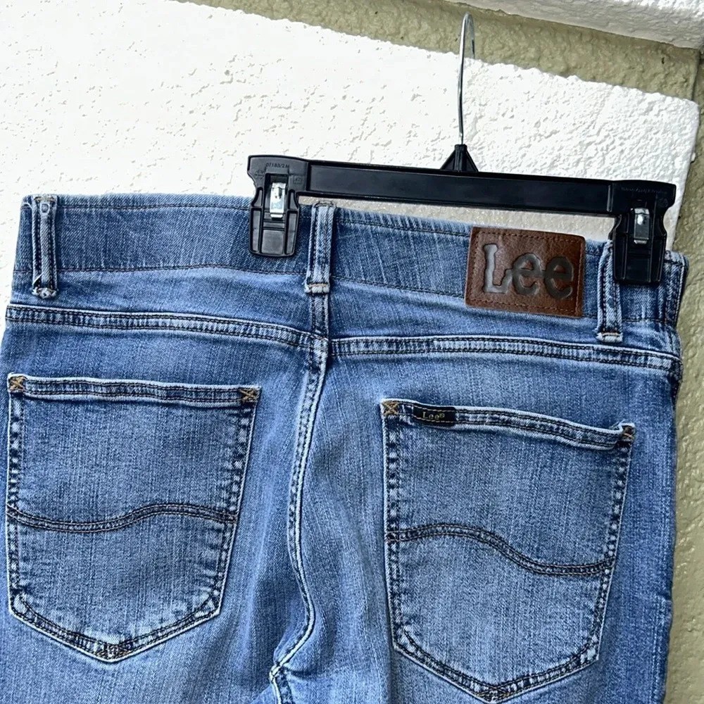 Lee Extreme Motion Straight Fit Tapered Leg women’s jeans 32x32 - Image 5