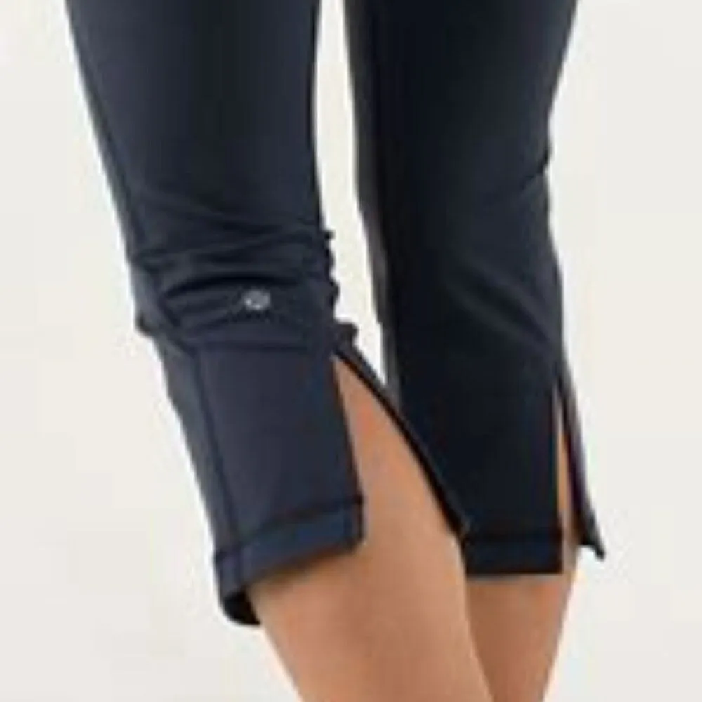 Lululemon Gather & Crow Crop in Inkwell with White Pinstriped Leggings - Size 6 - Image 13