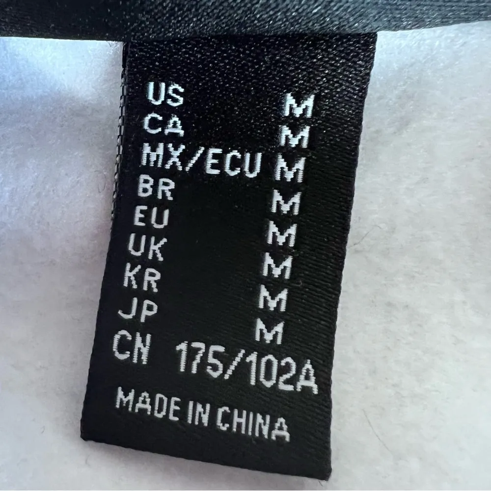 Selena Limited Edition The White Rose Collection x Forever 21 Hoodie - Image 5