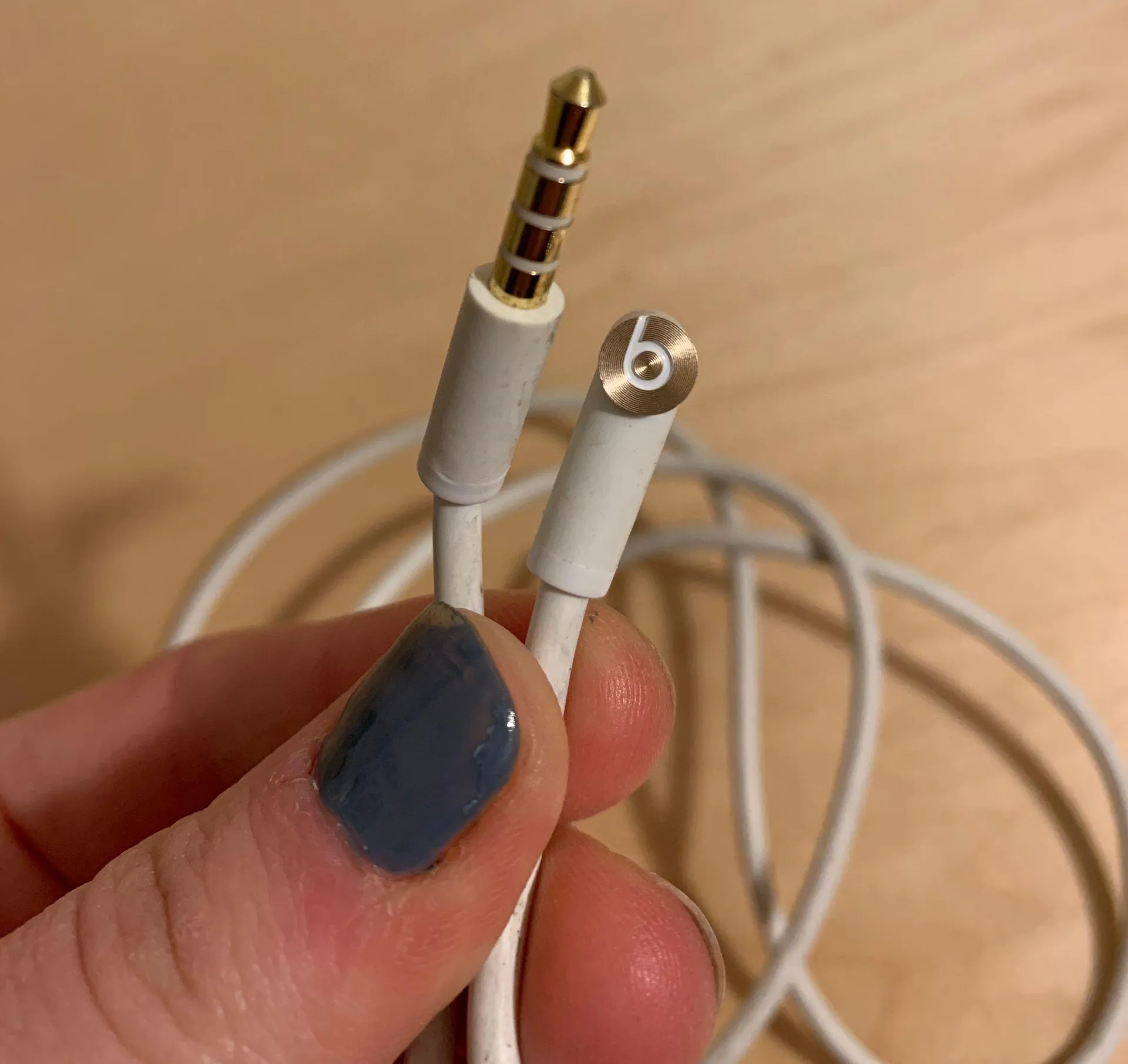 Beats by Dr. Dre Solo Wireless Rose Gold - Image 5