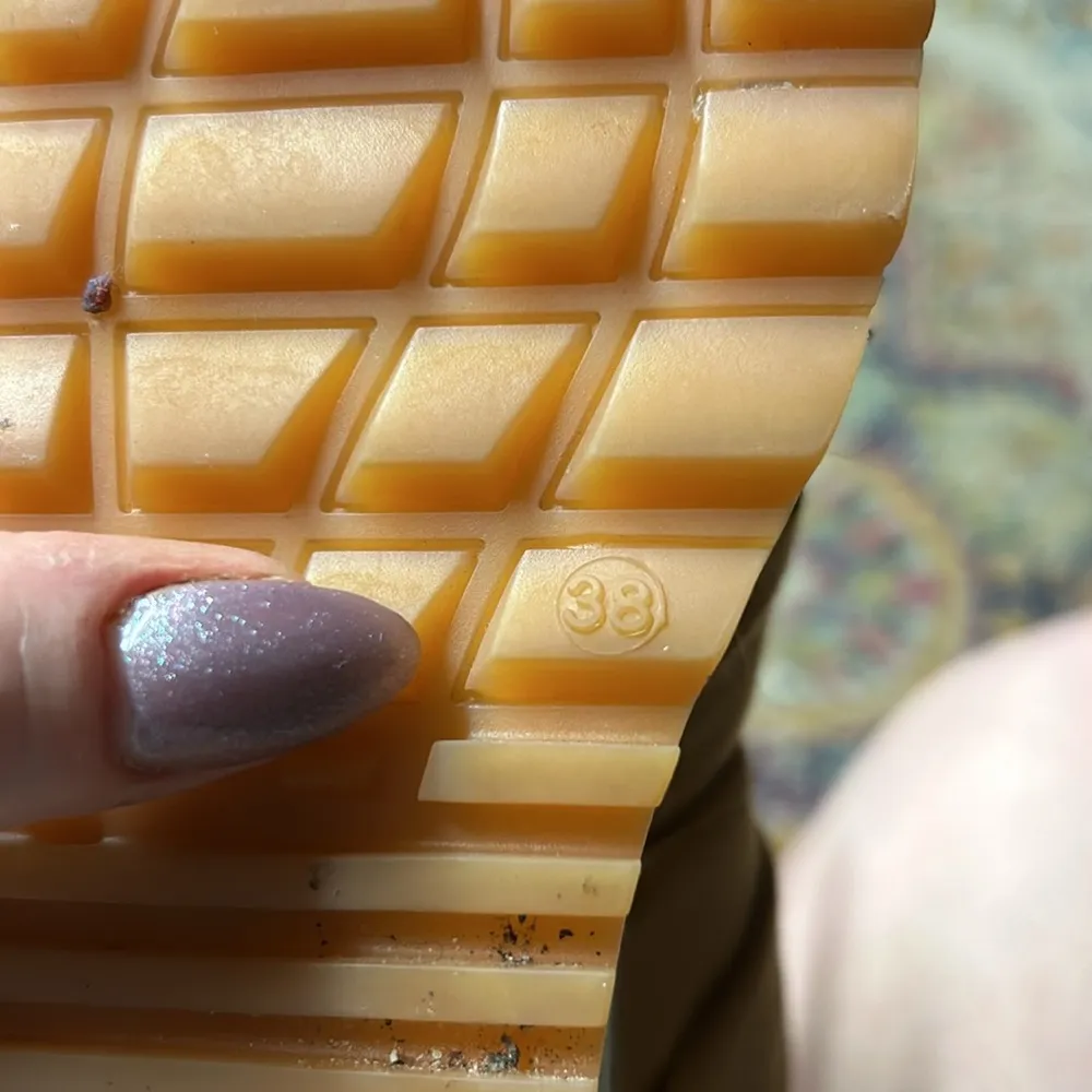 Chapmin Double Stack Sneakers Size 38 Colorblock colorway - Image 6