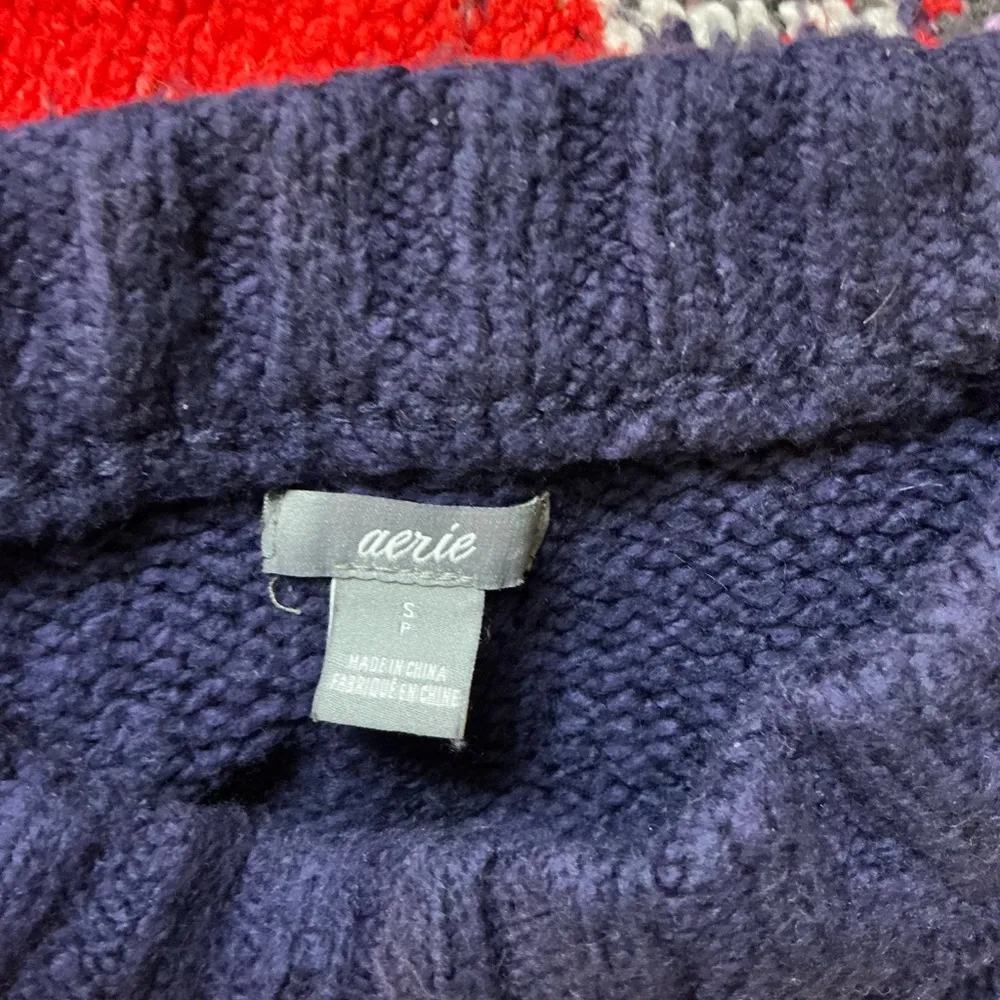 Aerie Red and Purple Crew Neck Sweater with Geometric Pattern - Image 3