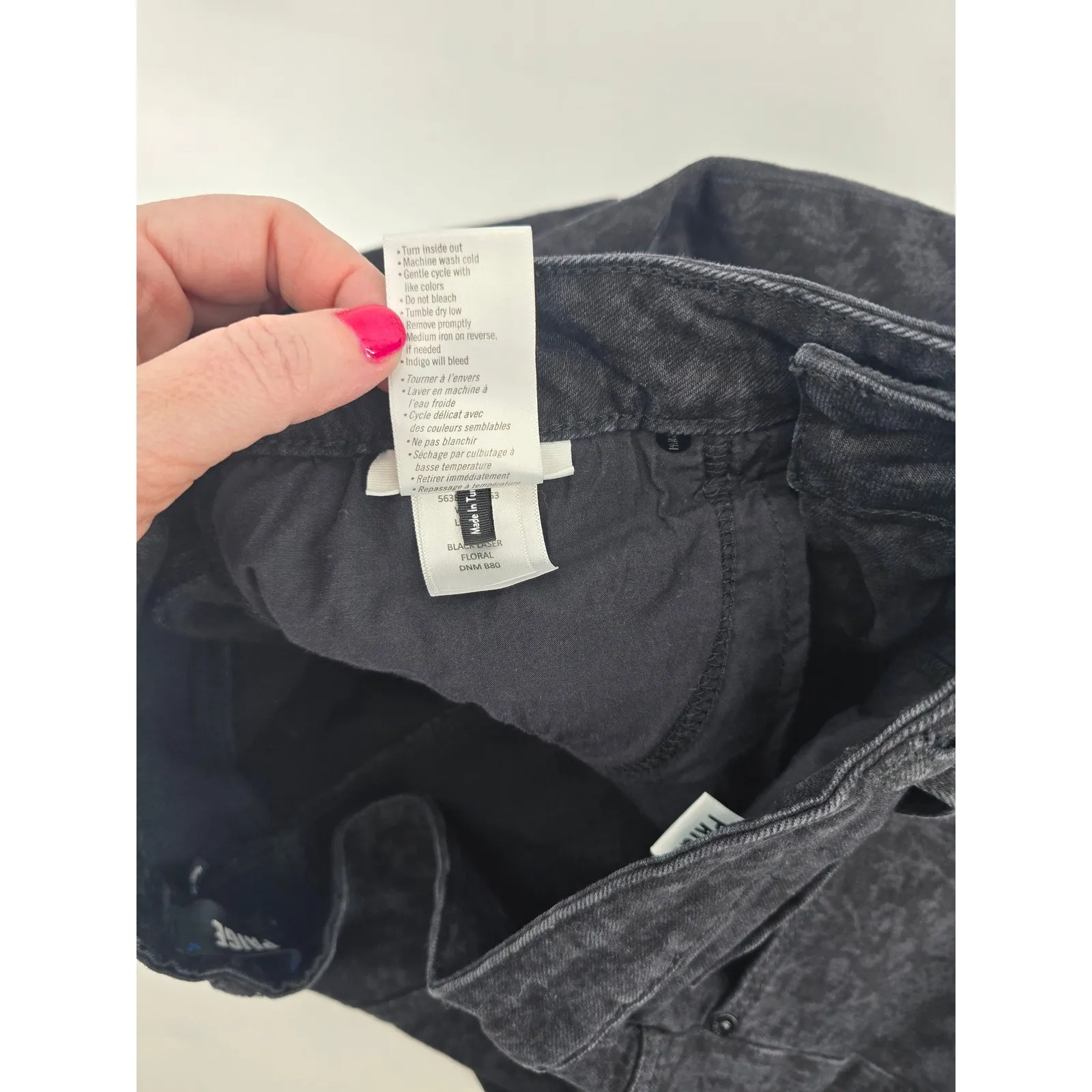 PAIGE Leenah Black Floral Print Flare Jeans Womens Size 31 - Image 8