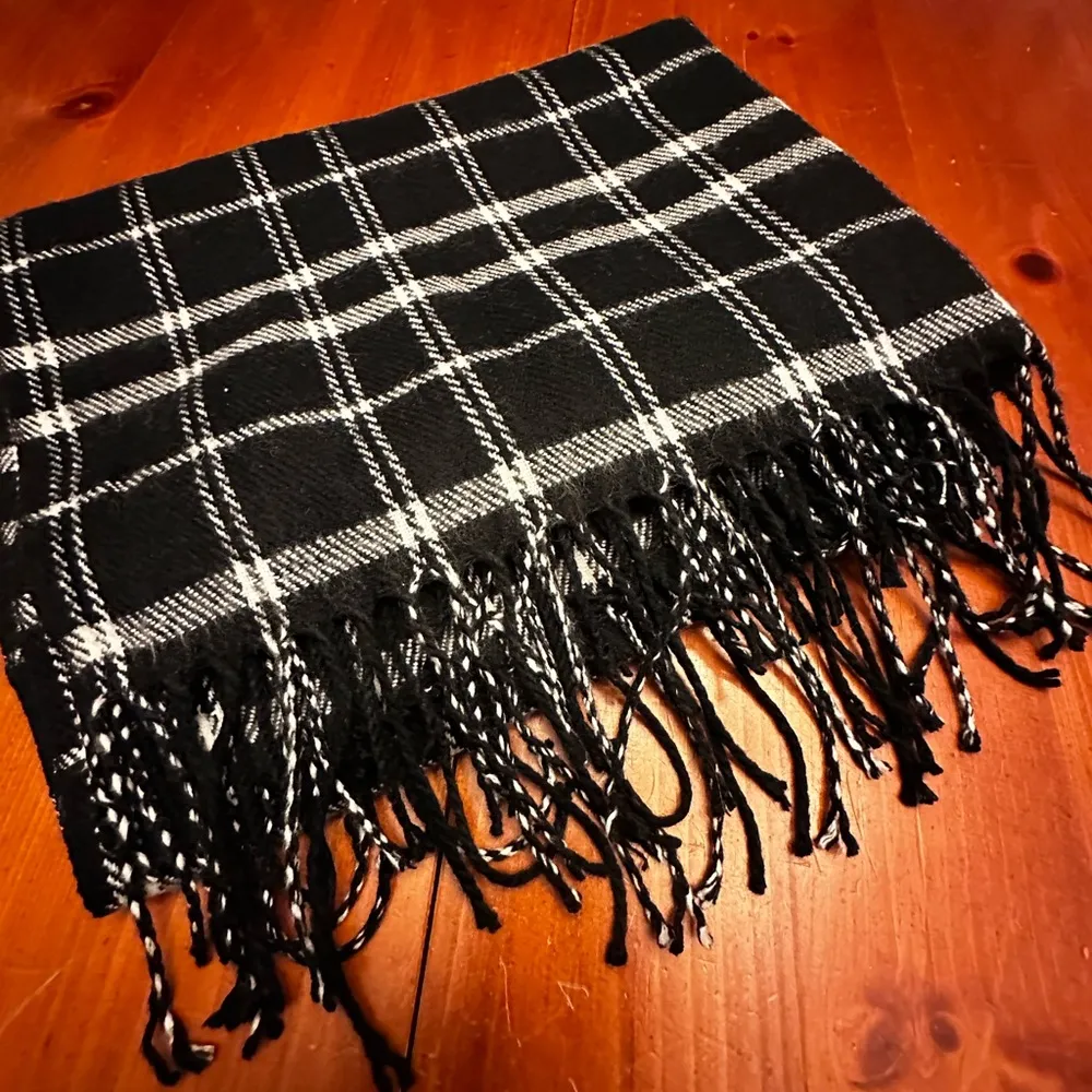 LOFT oversized plaid scarf with fringe - Image 2
